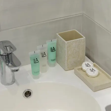 Apart Hotel Lake Apartments Апарт-готель Київ